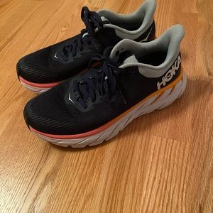 Womens Hoka Clifton 7 running shoes size 6